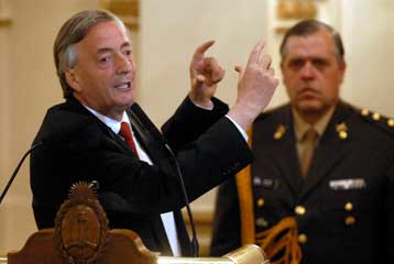 Νέος γύρος αντιπαράθεσης Αργεντινής-Ουρουγουάης με φόντο τις βιομηχανίες χάρτου