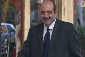 Η κυβέρνηση σφάλλει αν πιστεύει πως έκλεισε το θέμα των υποκλοπών, απαντά το ΠΑΣΟΚ