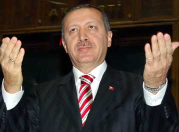 Ανοιχτό το ενδεχόμενο συνάντησης – «τράνζιτ» του Τούρκου πρωθυπουργού με τον Πάπα