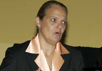 Με εντολή Ράμσφελντ τα βασανιστήρια στο Αμπού Γκράιμπ, λέει η τέως διοικητής