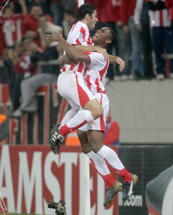 Ολυμπιακός και Παναθηναϊκός έκαναν το καθήκον τους απέναντι σε Λάρισα, Καλαμαριά