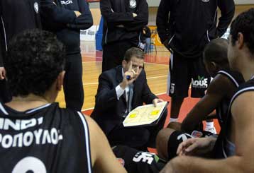 Ο Κροάτης Ιβιτσα Μπούριτς στον πάγκο του Απόλλωνα Πατρών