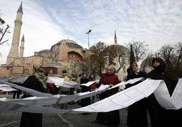 «Φρούριο» η Τουρκία για την πρώτη επίσκεψη του Πάπα σε μουσουλμανική χώρα