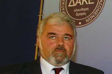 Επίθεση Πουπάκη κατά υπουργών για ασφαλιστικό και λιμάνια