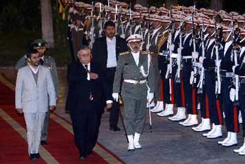 Στην Τεχεράνη ο πρόεδρος του Ιράκ για συνομιλίες με τον Μ.Αχμαντινετζάντ