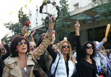 «Ανταρσία» των δασκάλων κατά της απόφασης για μείωση των αργιών