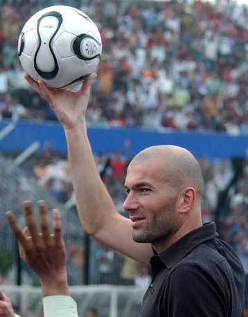 Ροναλντίνιο, Καναβάρο και Ζιντάν οι υποψήφιοι για τον κορυφαίο του 2006 από τη FIFA