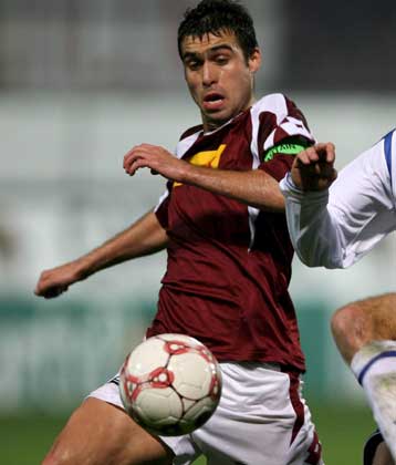 «Μπλόκο» στον αρχηγό της Ραπίντ Βουκουρεστίου λόγω συνωνυμίας με καταζητούμενο!