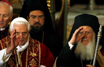 Ιστορική επίσκεψη του Πάπα Βενέδικτου στο Οικουμενικό Πατριαρχείο