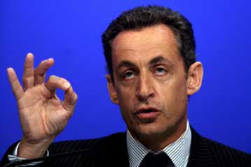 Την υποψηφιότητα του για την προεδρία της Γαλλίας ανακοίνωσε και ο Ν.Σαρκοζί