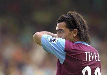 Να φορά τη φανέλα της Βραζιλίας επέβαλαν οι παίκτες της Γουέστ Χαμ στον Τέβες