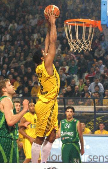 Ο Αρης 73-66 την Ζαλγκίρις και έμεινε σε τροχιά πρόκρισης