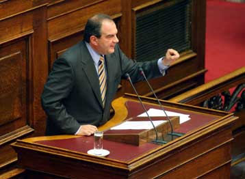 Εισηγήσεις για πρόωρες εκλογές μετά το Μάρτιο δέχεται ο Κ.Καραμανλής