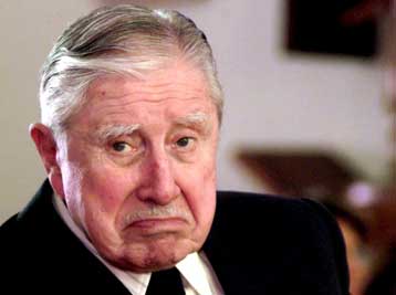 Σε κρίσιμη κατάσταση νοσηλεύεται ο Αουγκούστο Πινοτσέτ
