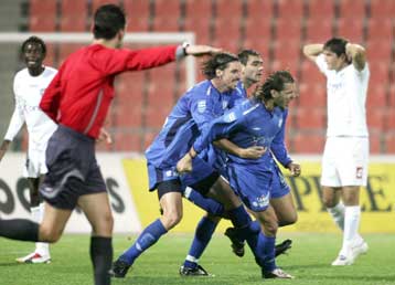 Πιο άνετα αρχίζει και αισθάνεται ο Ηρακλής, 2-1 το Αιγάλεω με σερί Μπουμπένκο
