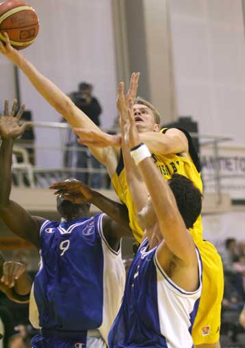Το Μαρούσι νίκησε 88-70 τον Πανελλήνιο και τον έπιασε στη βαθμολογία