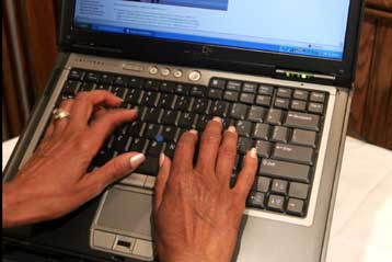 Προειδοποίηση του ΟΗΕ για τους κωδικούς πρόσβασης στο Διαδίκτυο