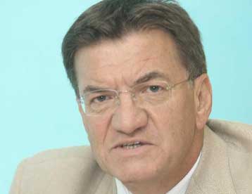 «Όχι στο ξεπούλημα» των λιμανιών, λέει το ΠΑΣΟΚ