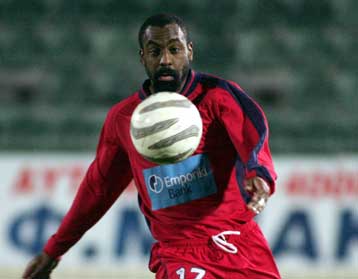 Ο Ιωνικός ανακοίνωσε την απόκτηση του Παβιό και διέψευσε για Κλετνίσκι