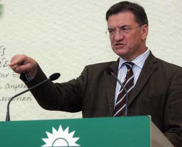 To ΠΑΣΟΚ καταγγέλλει τις καταχωρήσεις στον Τύπο για τη φορολογική μεταρρύθμιση