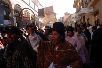 Αντικυβερνητικές διαδηλώσεις και συγκρούσεις στη Βολιβία