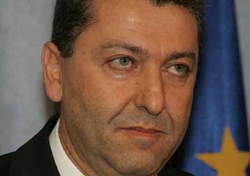 Εσπευσμένη μετάβαση Λιλλήκα στο Παρίσι επιμένοντας σε σαφή διορία προς την Τουρκία