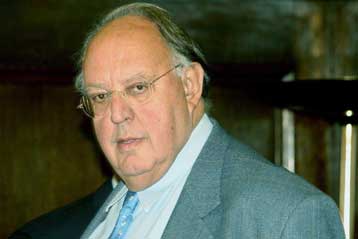 Ένταση στη Βουλή για το χρόνο συζήτησης του άρθρου 16 του Συντάγματος