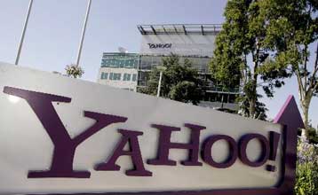 Εκτεταμένη αναδιάρθρωση στην Yahoo! για να καλύψει το κενό με τους ανταγωνιστές της