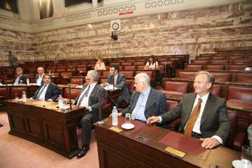 Εξεταστική επιτροπή για τις υποκλοπές ζητά η αντιπολίτευση