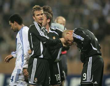 Αδιάφορες ισοπαλίες σε Κίεβο και Λιόν με ολίγη λάμψη από Ρονάλντο