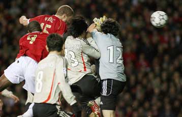 Η Μάντσεστερ Γ. πήρε τη ρεβάνς από την Μπενφίκα και την έστειλε στο UEFA