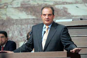 «Όχι» σε πρόωρες εκλογές, «ναι» σε επιστολική ψήφο ομογενών, είπε ο πρωθυπουργός