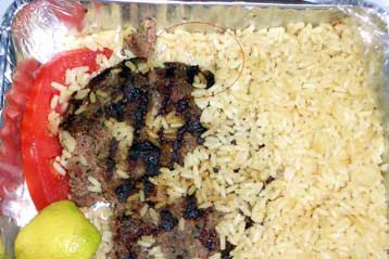 Γυαλιά μέσα σε τρόφιμα και αναψυκτικά ανακάλυψαν οι ελεγκτές