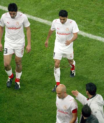 Σενάρια αποπομπών στον Ολυμπιακό και προπονήσεις μέσα σε ανασφάλεια