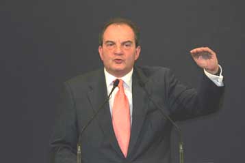 Τι σχεδιάζει η κυβέρνηση για την ψήφο των ομογενών