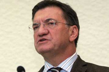 Στηλιτεύει το ΠΑΣΟΚ τον τρόπο κατάθεσης της τροπολογίας για τον αναπτυξιακό νόμο