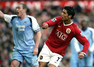 Η Γιουνάιτεντ 3-1 τη Σίτι, άνετες νίκες για Τότεναμ, Λίβερπουλ και Μπόλτον