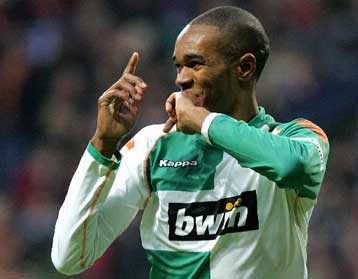 Επίδειξη δύναμης από τη Βέντερ, 6-2 την Αϊντραχτ με γκολ του Κυργιάκου