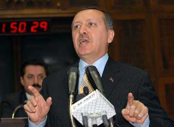 Πρόεδρος και στρατός κατηγορούν τον Ερντογάν ότι δεν τους ενημέρωσε για τα λιμάνια