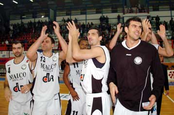 Μετά από επτά ήττες, ο Απόλλων Π. γεύτηκε τη νίκη με 58-55 επί του Αμαρουσίου