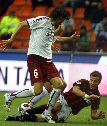 Η Λάτσιο συνέτριψε την Ρόμα και έδωσε προβάδισμα επτά βαθμών στην Ίντερ