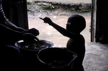 Αδιάρρηκτη σύνδεση μεταξύ ισότητας φύλων και ευημερίας παιδιών, τονίζει η UNICEF