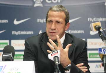 Την πρωτιά χωρίς τη βοήθεια… τρίτων θέλει ο Μουνιόθ