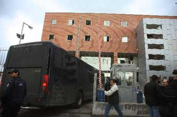 Απόδραση κρατουμένων από το Τμήμα Μεταγωγών Αθηνών