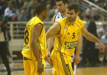 Αποφαστικό βήμα για τους «16» έκανε ο Αρης, 86-80 την Φενερμπαχτσέ/ Ουλκέρ