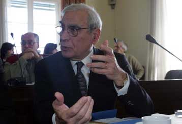 Νομοθετική κάλυψη για να μην «κουκουλωθούν» οι υποκλοπές ζητά η ΑΔΑΕ