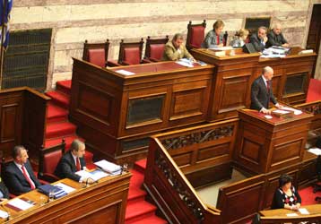 Ένταση κατά την ψήφιση της τροπολογίας για τον ΟΤΕ στη Βουλή