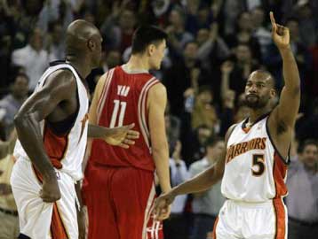 Δραματική ήττα του Χιούστον από το Γκόλντεν Στέιτ με πολύ άστοχο τον Σπανούλη