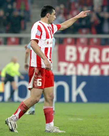 Ευτυχισμένα Χριστούγεννα για Ολυμπιακό και Ηρακλή, καλές γιορτές και για Ατρόμητο, Αρη