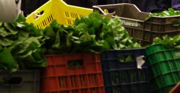 Εντατικοποίηση των ελέγχων στην αγορά και συγκράτηση τιμών ζητά το ΠΑΣΟΚ